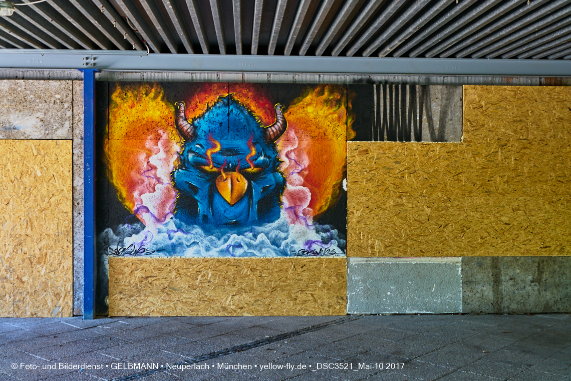 21.03.2017 - Abrissbaustelle Quiddezentrum in Neuperlach